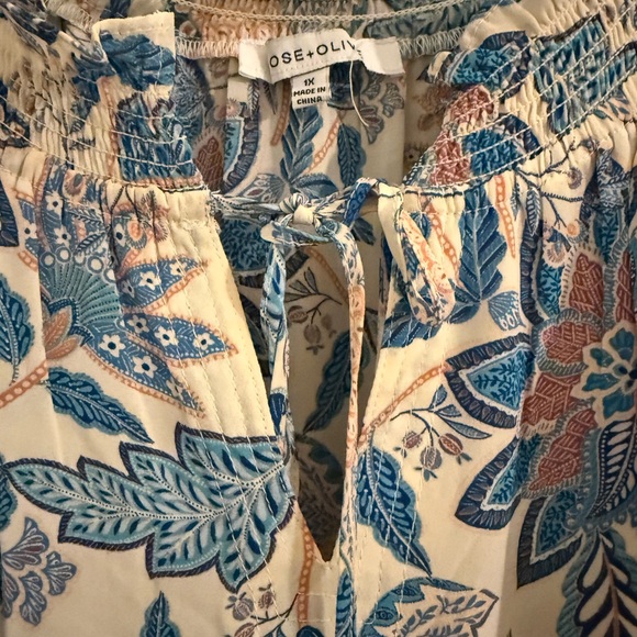 Rose & Olive Blue and Cream Floral Blouse - Picture 3 of 6